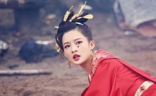 娱乐圈爆料邓伦李一桐,娱乐圈新恋情引热议